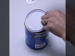 410 سيارة فضية ضخمة